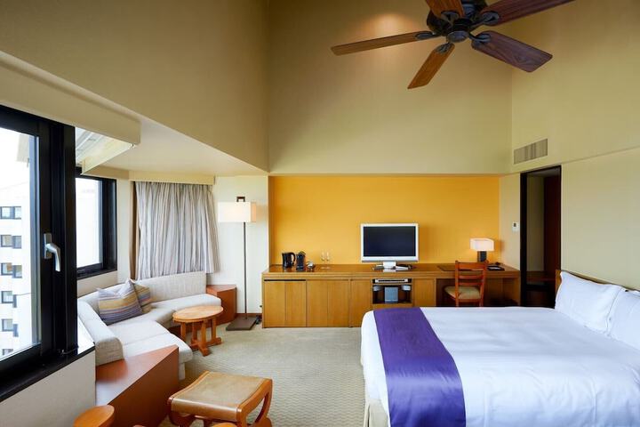 Room 7 of 174