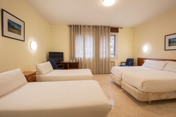 Room 17 of 37