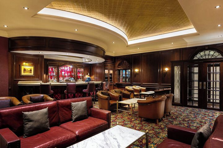 Lounge 126 of 152