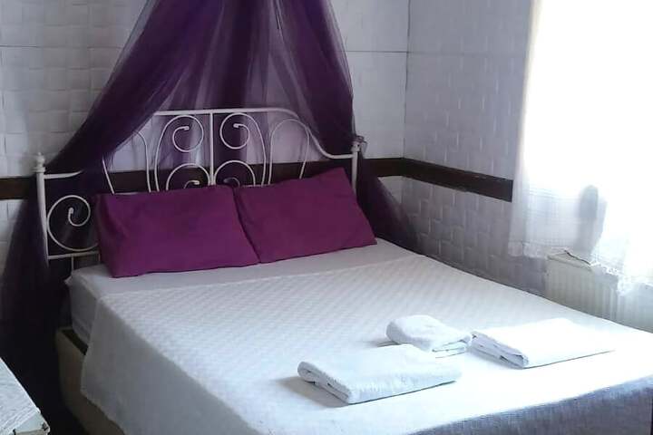 Room 11 of 21