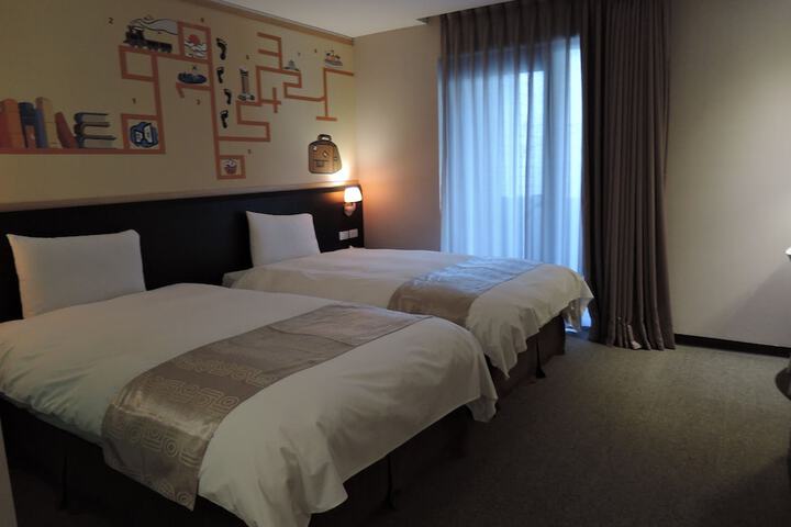 Room 35 of 46
