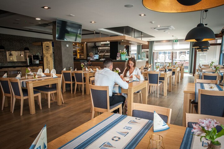 Dining Photos