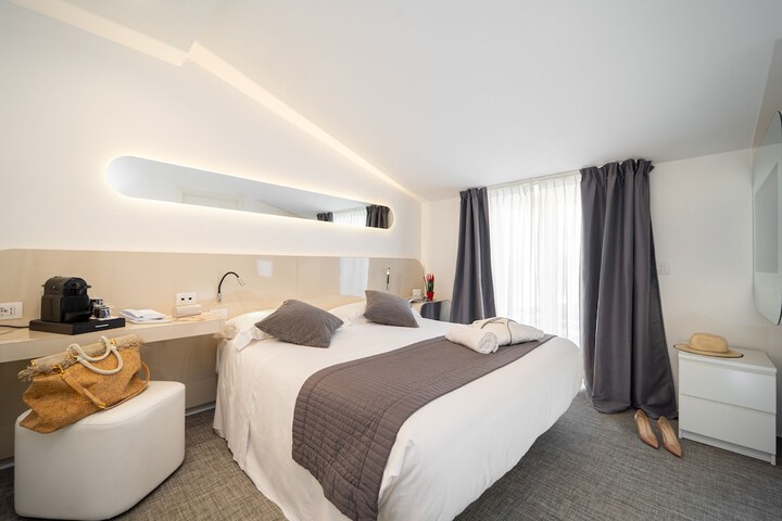 Room 8 of 55