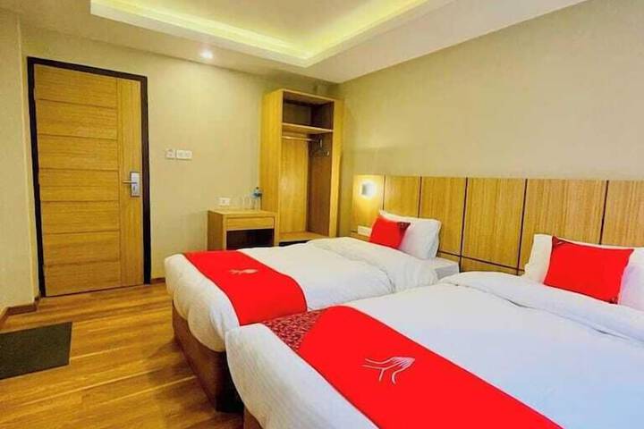 Room 4 of 24