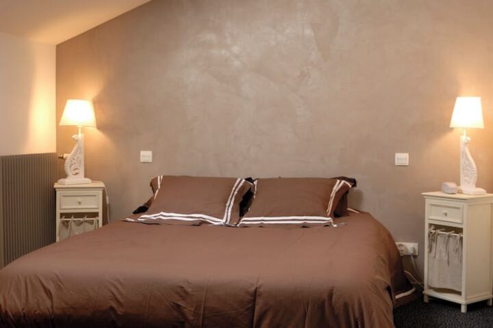 Room 13 of 46