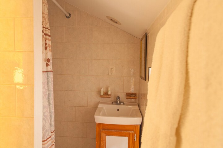 Room 33 of 36