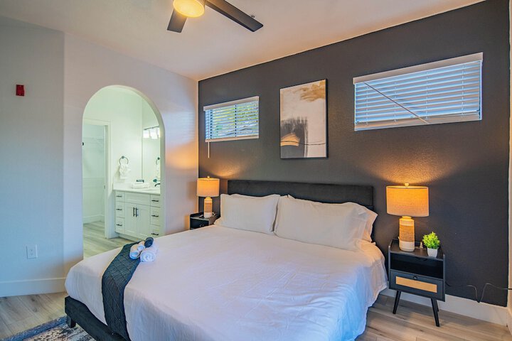 Room 15 of 193