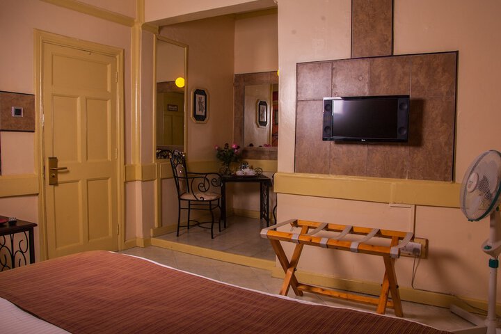 Room 51 of 65