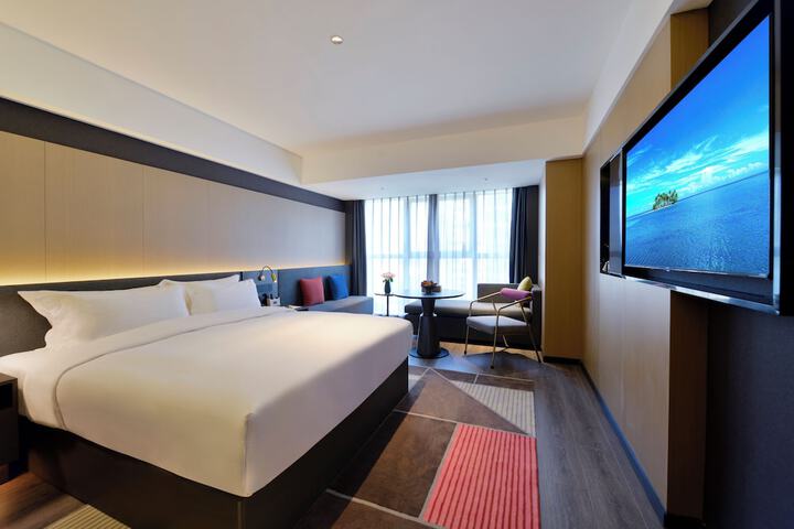 Room 9 of 25