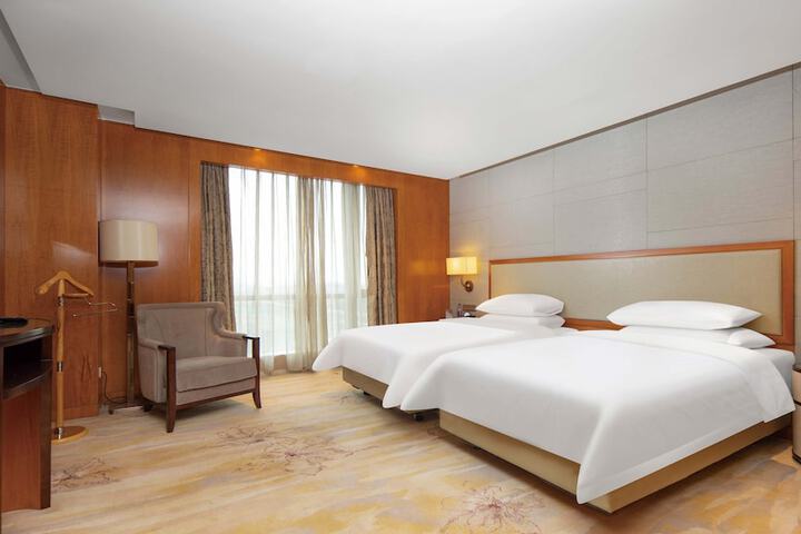 Room 16 of 105