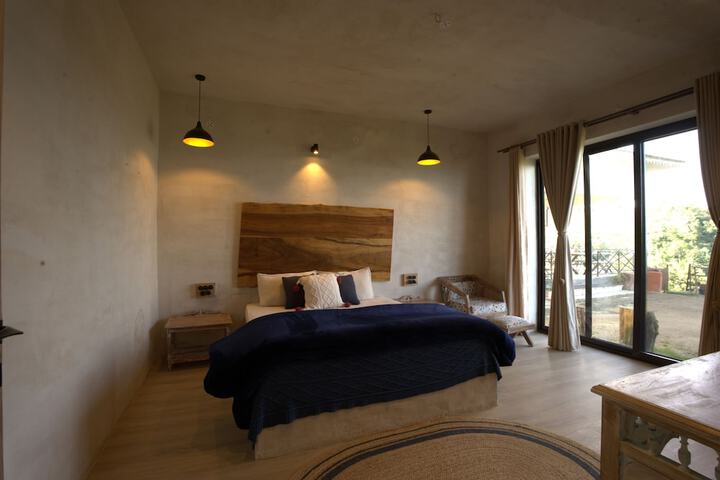 Room 3 of 10