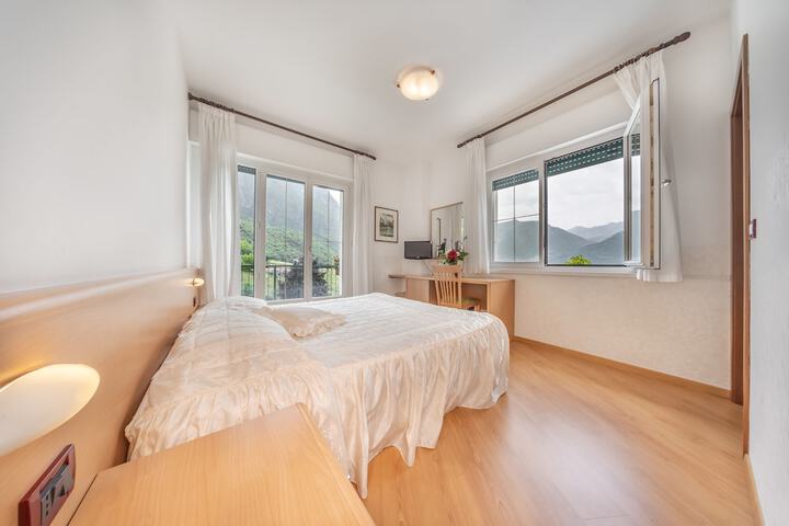 Room 2 of 54