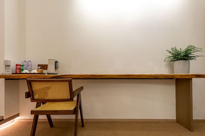 Room 16 of 44