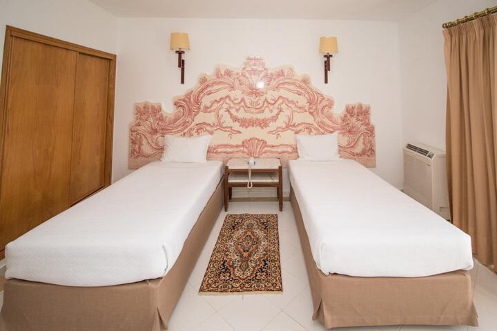 Room 12 of 65