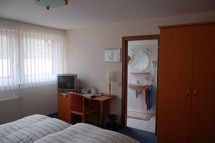 Room 11 of 92