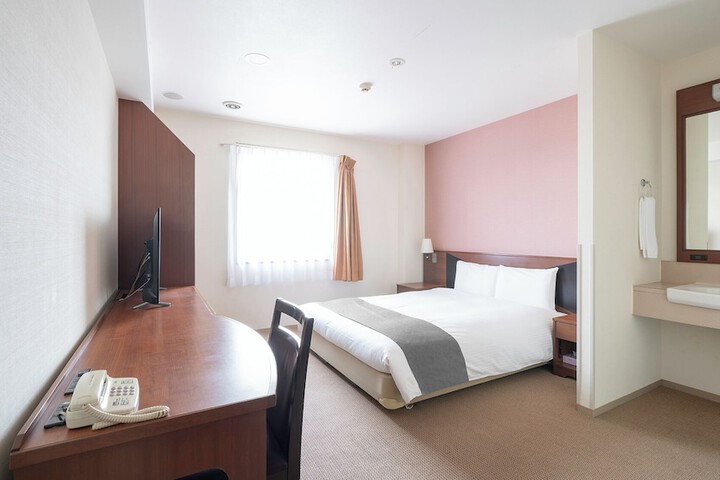 Room 12 of 74