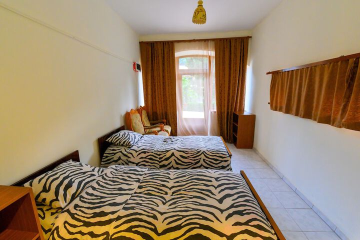 Room 16 of 27