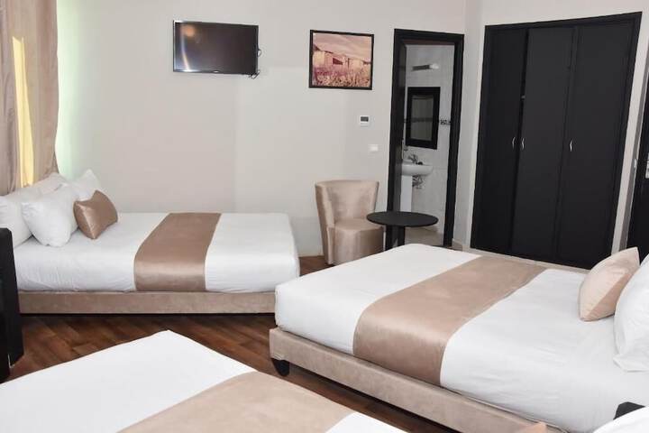 Room 21 of 48