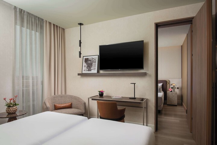 Room 16 of 52