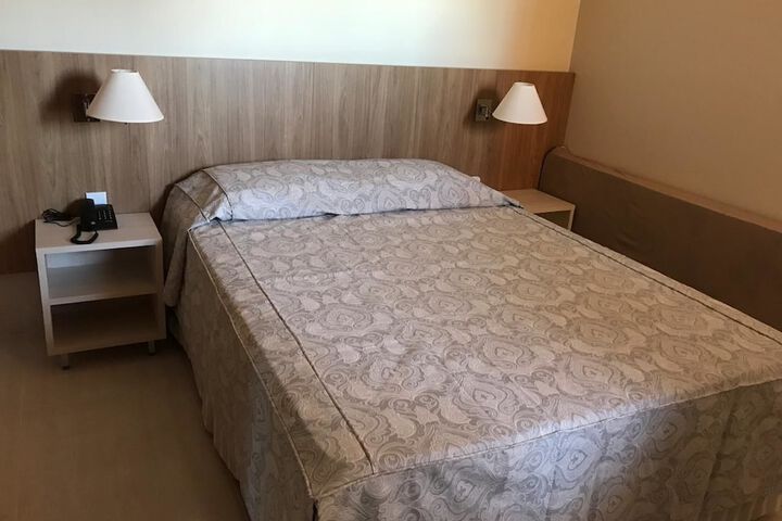 Room 8 of 50