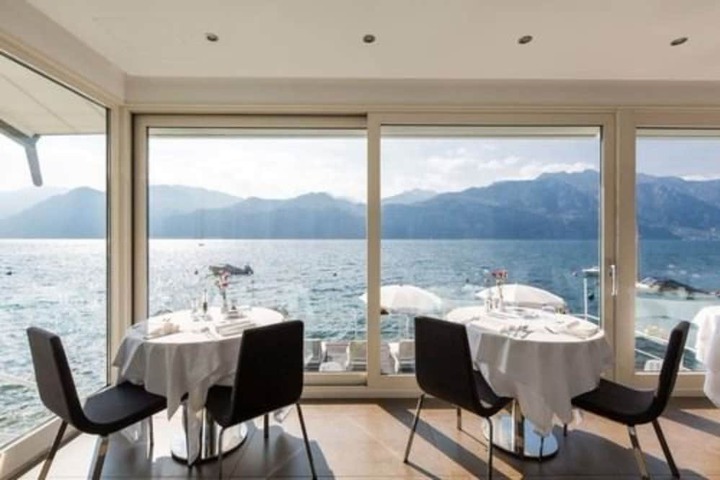 Dining 60 of 89