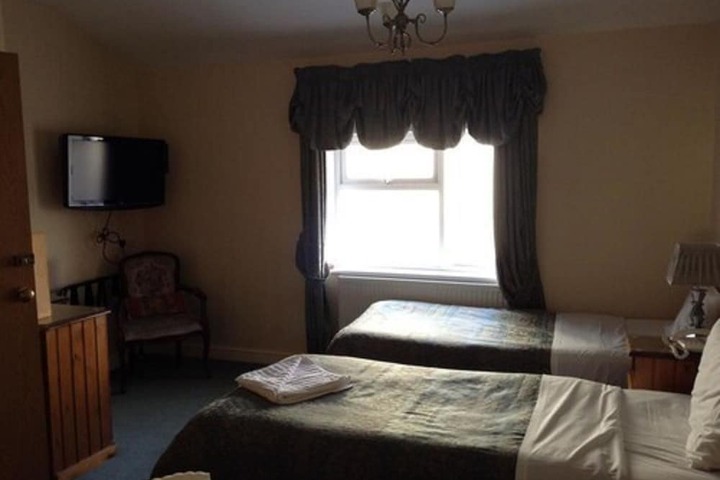 Room 8 of 45