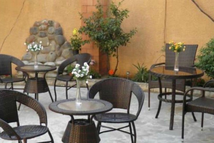 Hotel Exterior 20 of 35