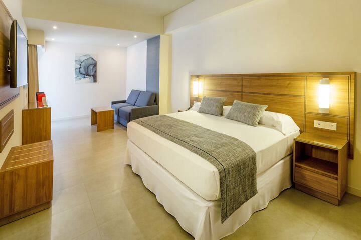 Room 33 of 130