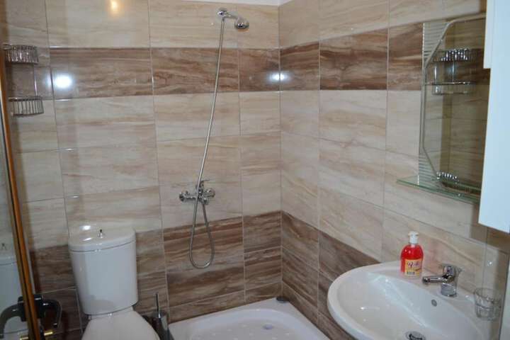 Room 18 of 48