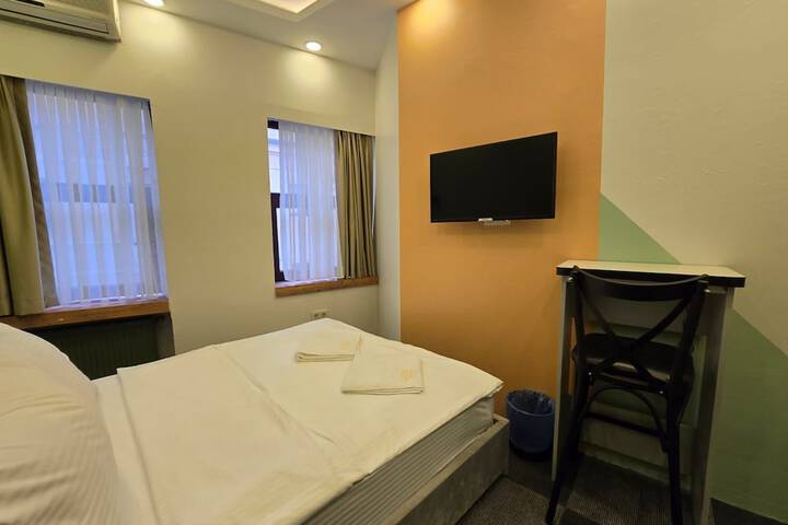 Room 9 of 69