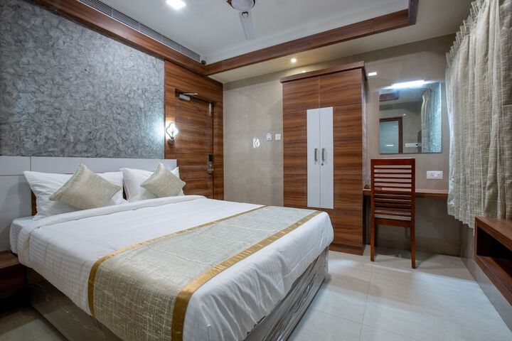 Room 3 of 11