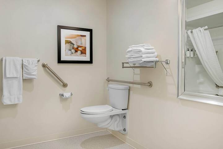 Room 35 of 120