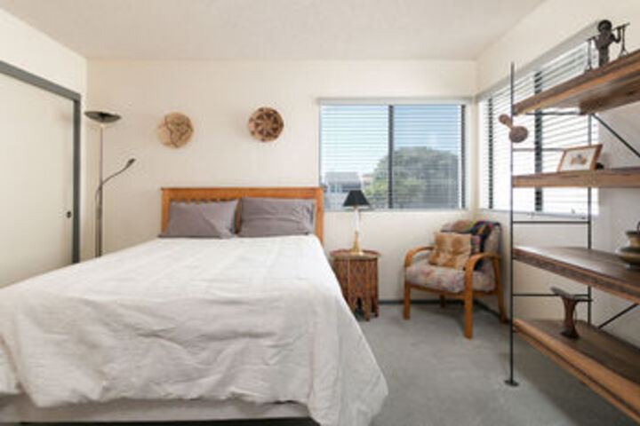Room 12 of 24