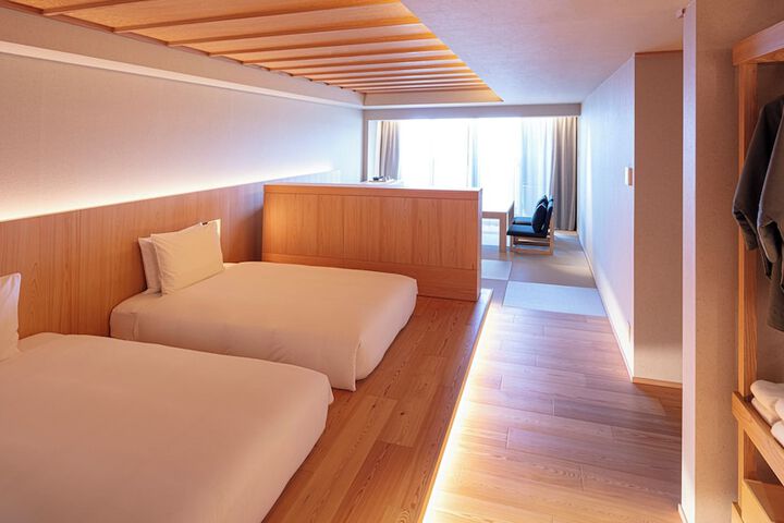 Room 32 of 282