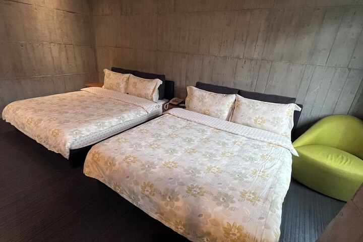 Room 15 of 47