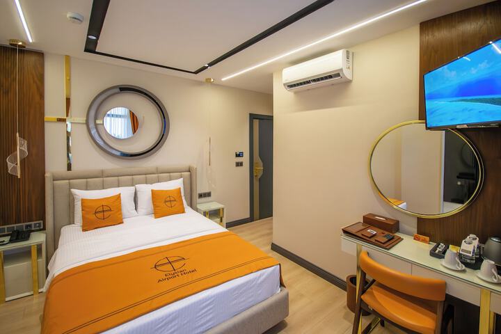 Room 53 of 106