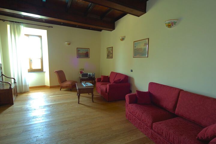 Room 34 of 34