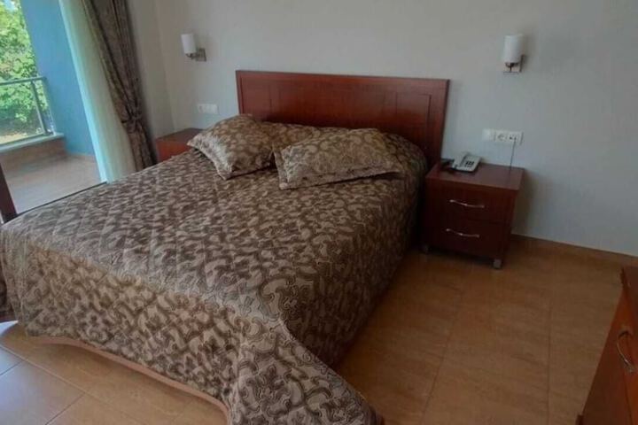 Room 32 of 79