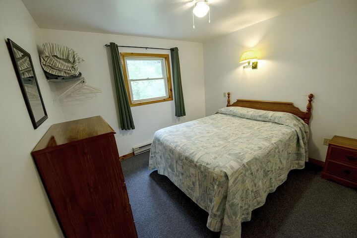 Room 42 of 111