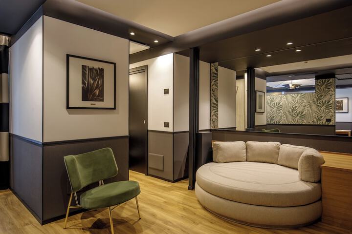 Room 15 of 23