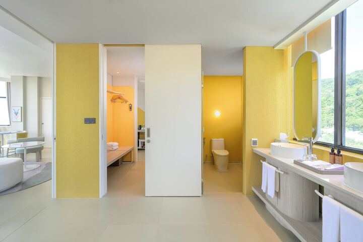 Room 105 of 226