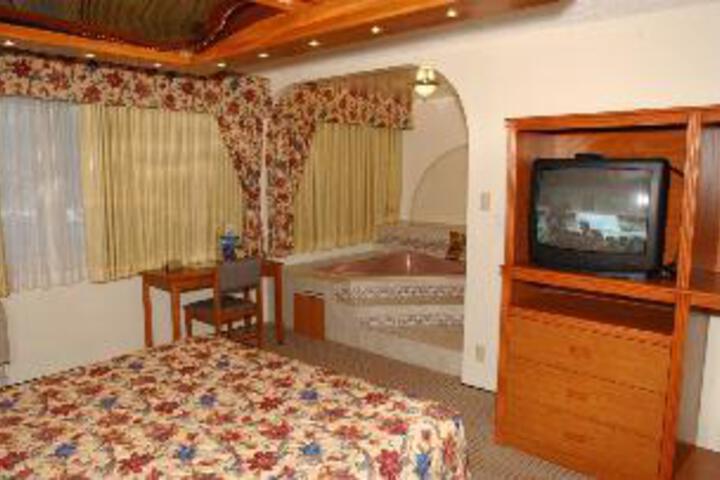 Quadruple Queen Bed (3 of 4)