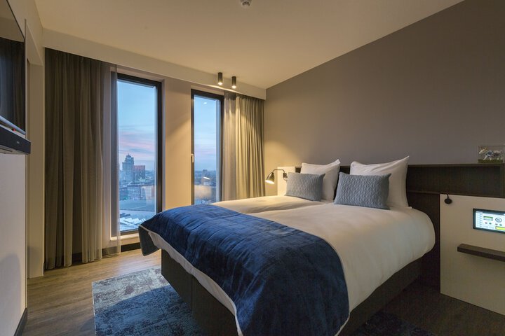 Room 5 of 47