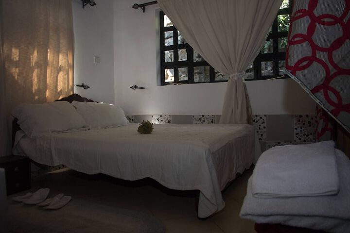 Room 4 of 27