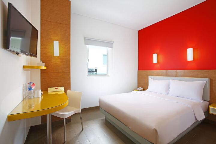 Room 4 of 20