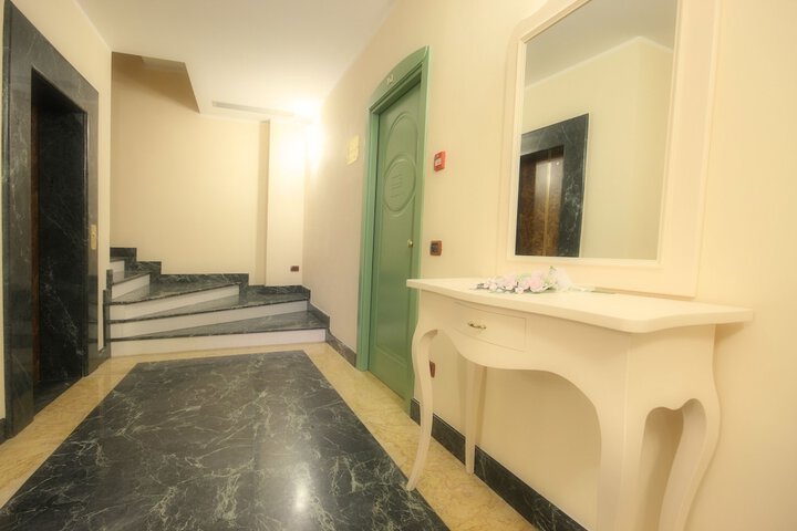 Ballroom/Hall 58 of 61