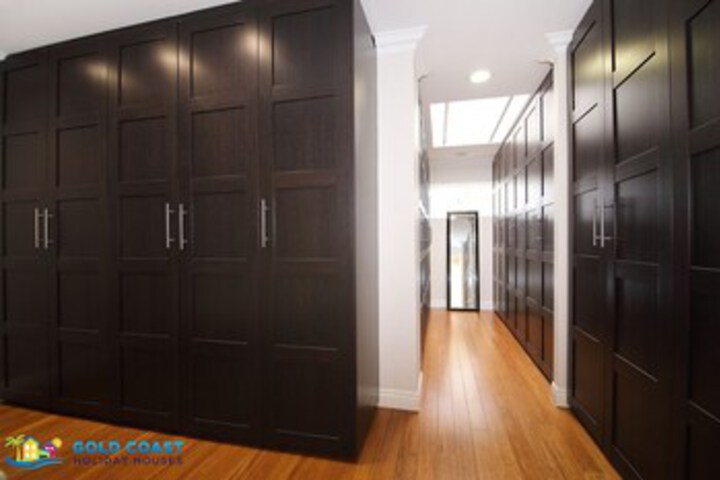 Ballroom/Hall 12 of 38