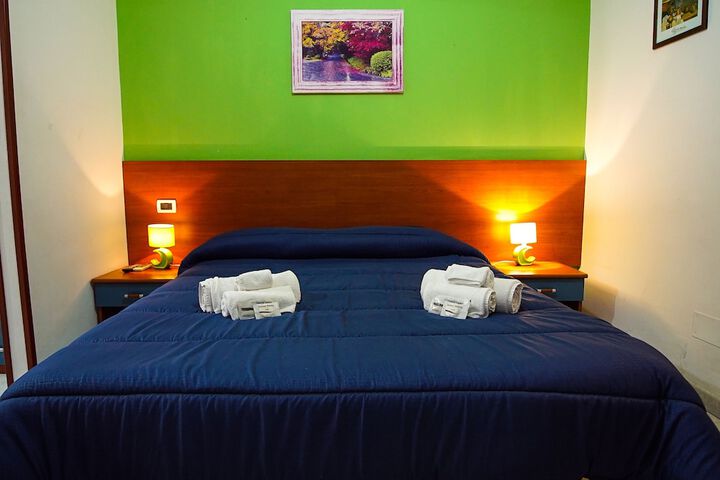 Room 13 of 120
