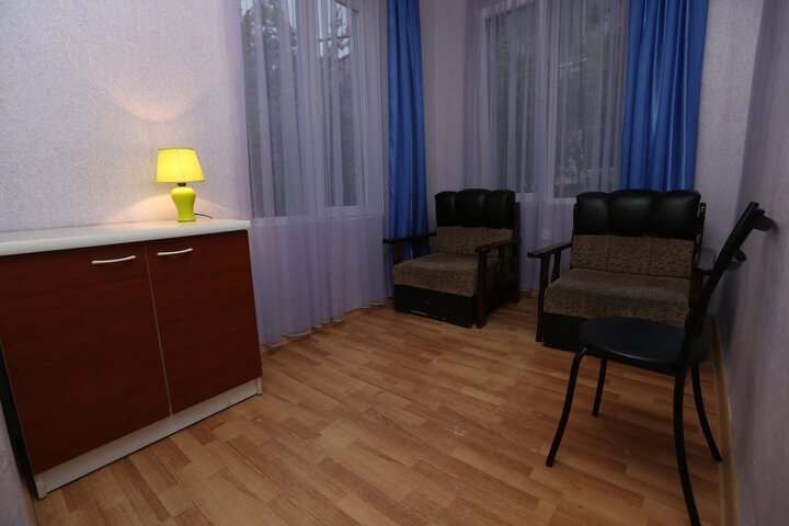 Room 16 of 19