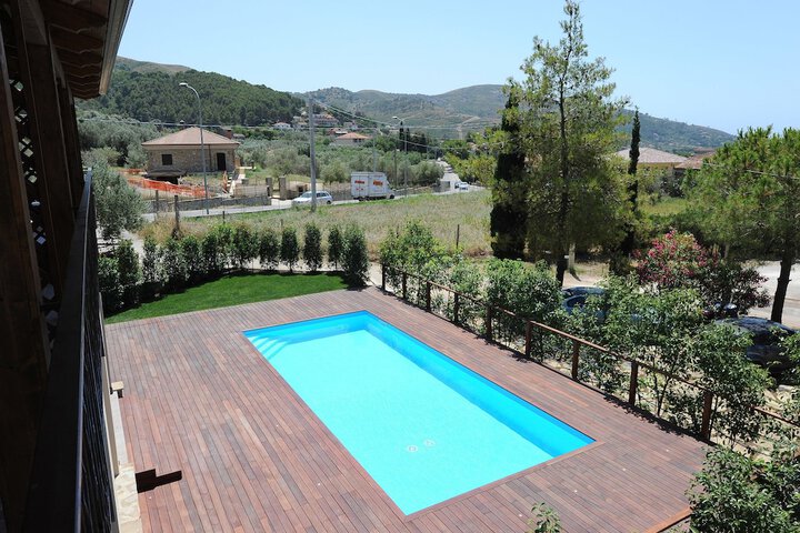 Pool 23 of 29